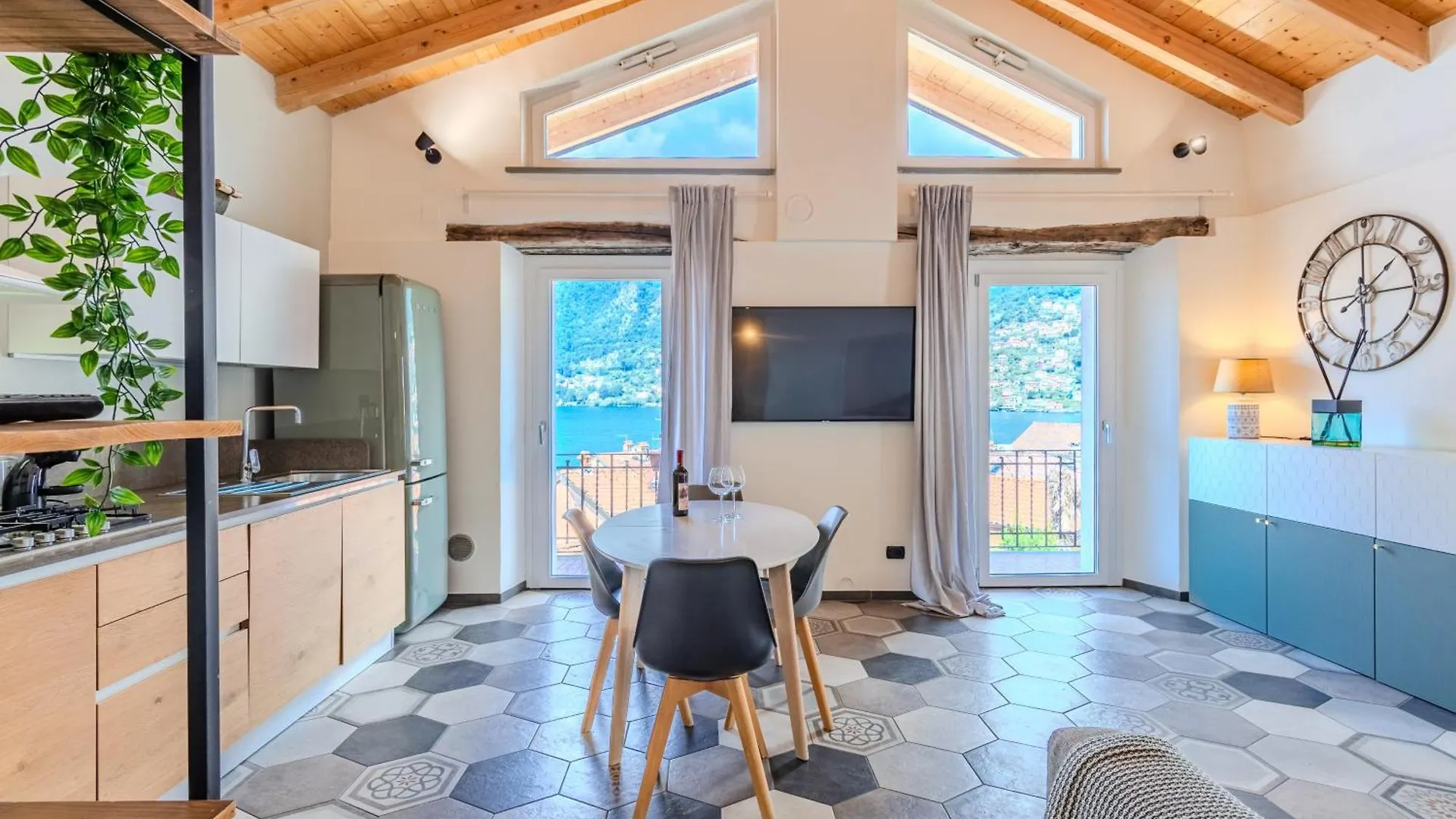 The Best View Apartment Torno